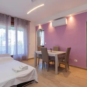 https://big-apartment-alcuino-7.it-lombardy.com